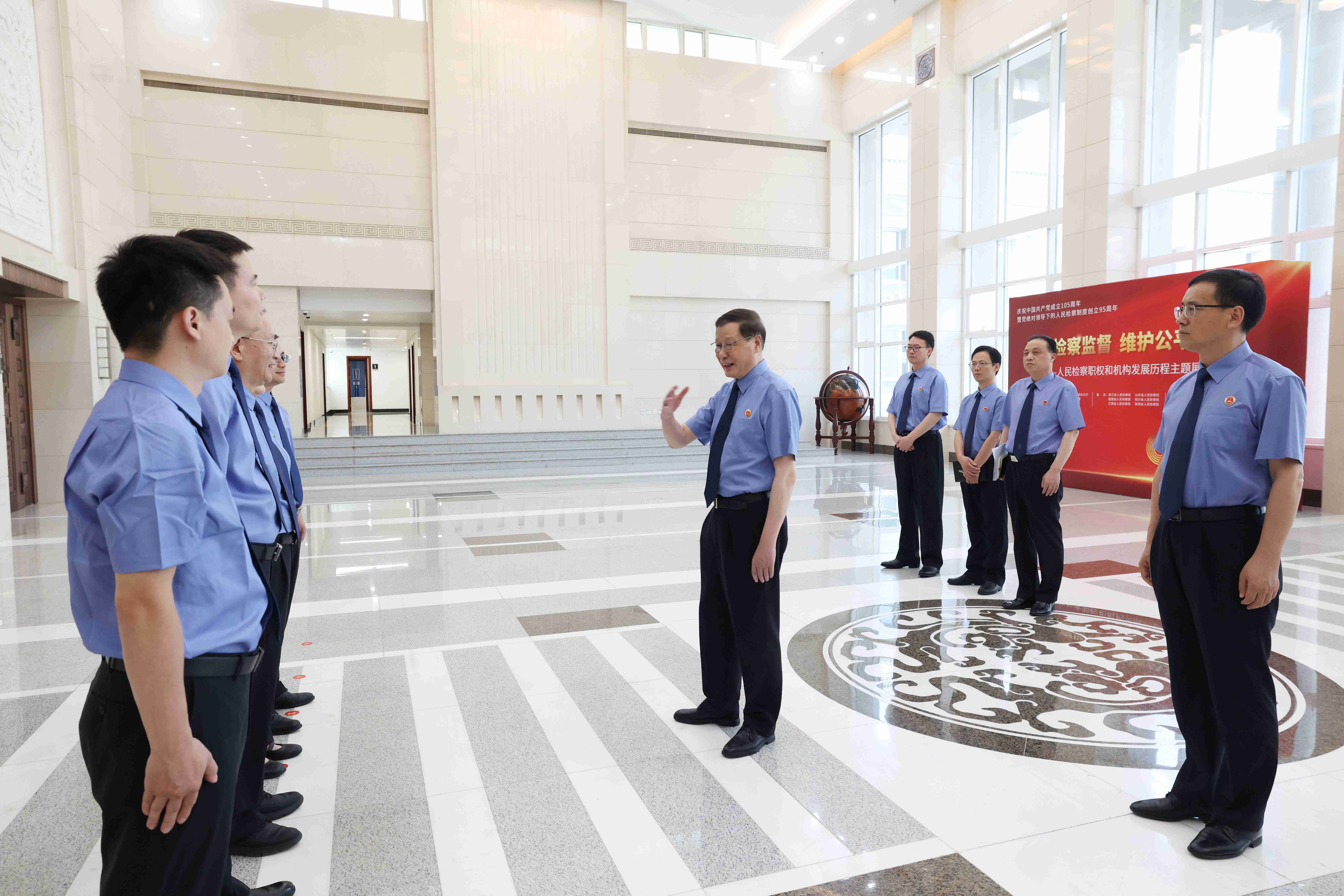��߼죺Ϊ���������½�������ȶ����׼������